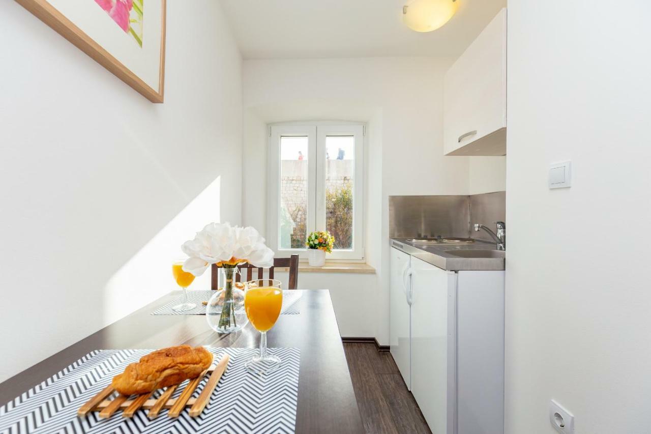 City Wall'S Studio Apartment Дубровник Экстерьер фото